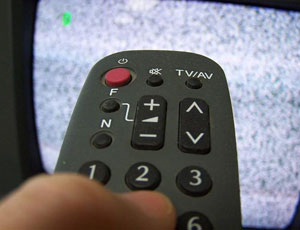 Ученые доказали, что телевизор отупляет / Сидячий образ жизни снижает интеллектуальные способности