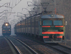 КамАЗ протаранил поезд Москва-Белгород на переезде. Есть раненые / Тяжелые травмы получили помощник машиниста и водитель грузовика