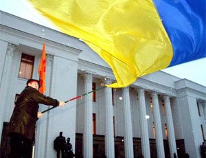 Кровавая акция протеста «переехала» от Рады далее в центр Киева / «Патриоты» требуют отставки главы МВД Украины