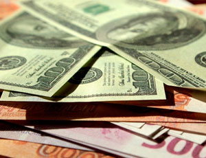 ЦБ повысил официальный курс евро на 4,5 рубля, доллара – на 2,6 рубля