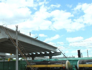 В Челябинске возобновили строительство трамвайно-автомобильного моста на Свердловском проспекте