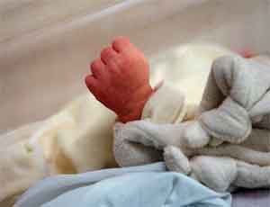 В Челябинске младенец едва не лишился руки после инъекции в роддоме