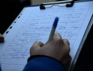 В Свердловской области собрали больше 50 тысяч подписей за отставку Куйвашева