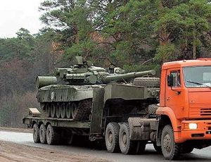 ГИБДД задержала тягач с танком, двигавшийся в сторону Челябинска
