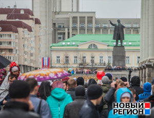 Из-за холода в День Победы в метро и в переходах давка (ФОТО)
