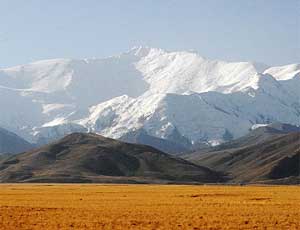Три российских альпиниста разбились насмерть при покорении пика Ленина в Киргизии