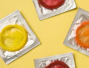 В Кремле не думают отказываться от импортных презервативов