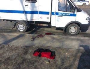 В Ярославле неизвестный расстрелял полицейских / Старший лейтенант погиб на месте, майор госпитализирован