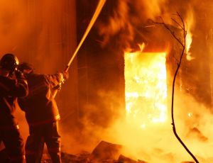 Орские пожарные спасли от огня 257 стариков / Пожар в доме-интернате для престарелых случился в ночь на 24 сентября