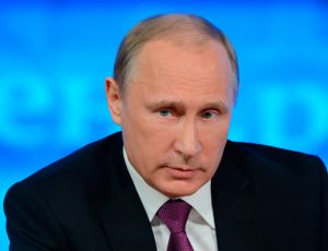 Путин не «драматизирует» ситуацию с затягиванием исполнения минских соглашений / Президент РФ заподозрил США в желании снова разжечь войну в Донбассе