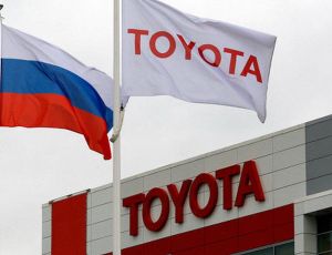 Toyota отозвала 6,5 млн машин из-за смазки / Повышенное трение в переключателе стеклоподъемников грозит пожаром