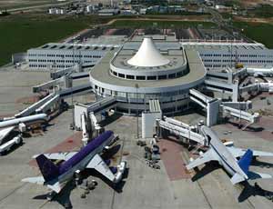 Росавиация попросила перевозчиков оценить безопасность аэропортов Турции, Туниса, ОАЭ и стран Европы / Отмена авиарейсов россиянам пока не грозит