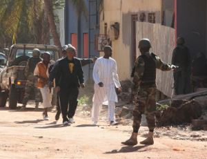 В столице Мали в ходе штурма освобождены несколько десятков заложников