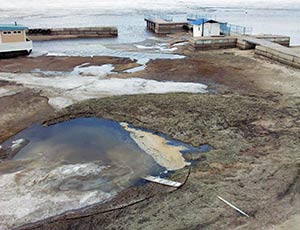 Байкал может разделить судьбу Арала / Второй год озеро катастрофически мелеет и заболачивается
