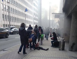 Теракты в Брюсселе: не менее сотни раненых в аэропорту, метро закрыто после трех взрывов (ФОТО) / Европейские лидеры начали экстренные совещания