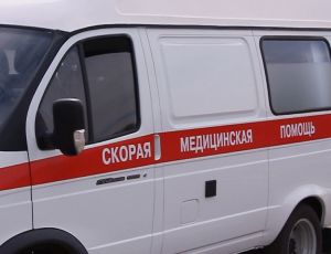 В Оренбуржье мужчину зажало между кузовом и рамой КамАЗа (ФОТО) / Пострадавший госпитализирован с множественными травмами