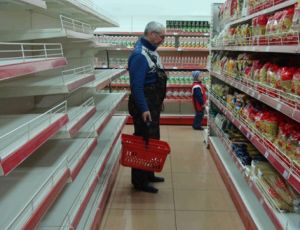 МЭР: из-за санкционной войны продукты в России подорожали на 31,6% / Страны Запада за год потеряли от продовольственного эмбарго $8,6 млрд