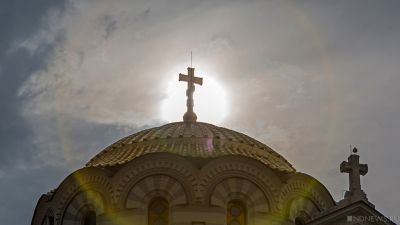 «Воздержаться от соборных служб»: «Омикрон» усилил меры безопасности в московских храмах
