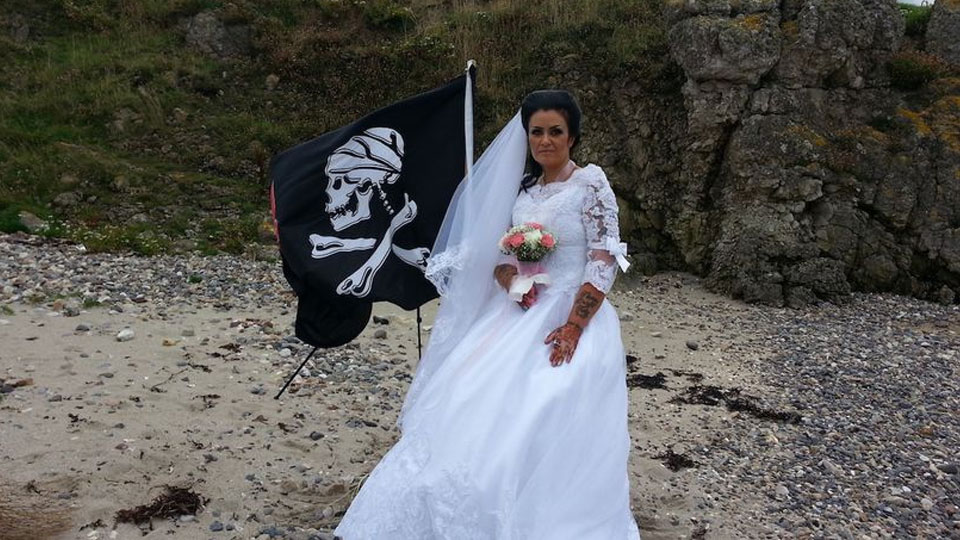 Британка вышла замуж за призрака пирата Карибского моря