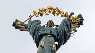 Украинские вандалы снесли в Ровно последний памятник освободителям от нацизма