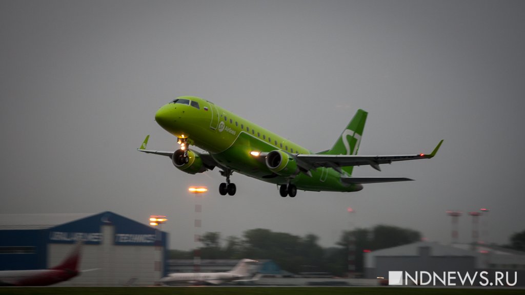 Самолет со 154 пассажирами экстренно сел в Новосибирске из-за неполадки