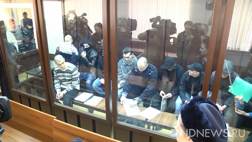Дайте присяжных! – 16 членов хакерской группы Lurk сегодня предстали перед судом (ФОТО, ВИДЕО)