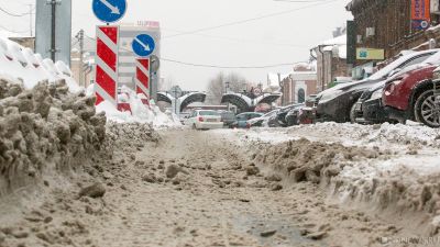 Транспортный коллапс в Челябинске: горожане уверены, что ночью дороги не чистили