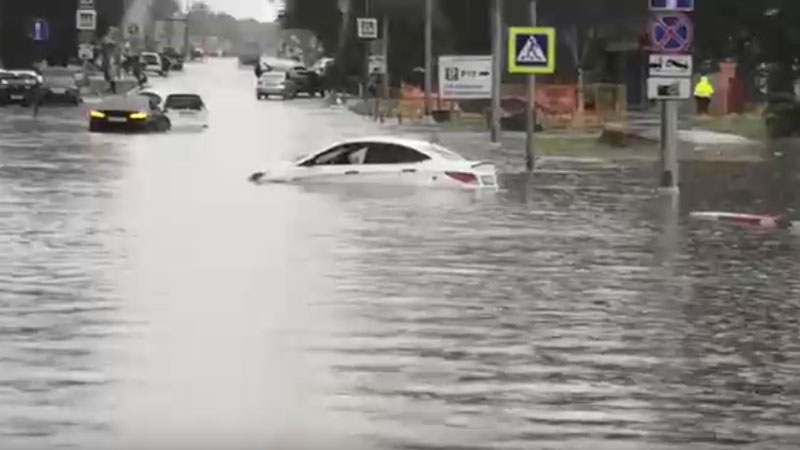 Потоп вблизи «Шереметьево»: подъезды к аэропорту оказались под водой
