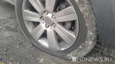 На Сахалине женщина выпала из своей машины и попала под колеса