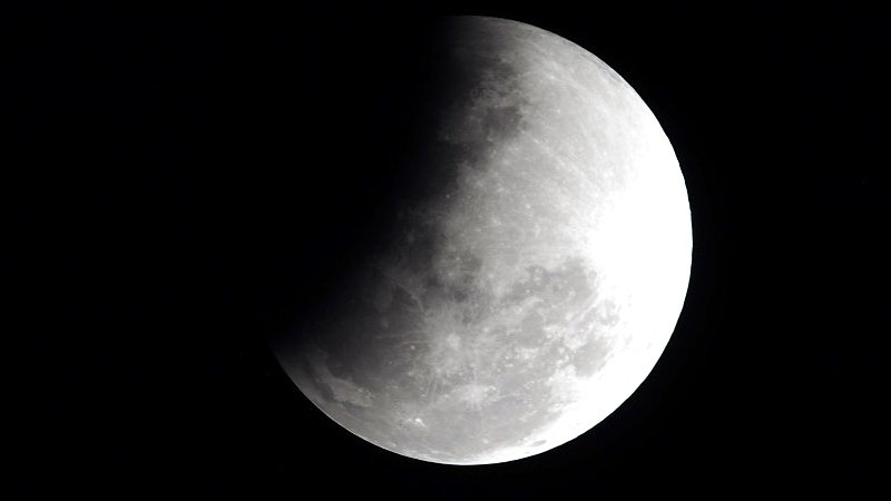Российские лунные станции изменят траекторию во избежание аварий