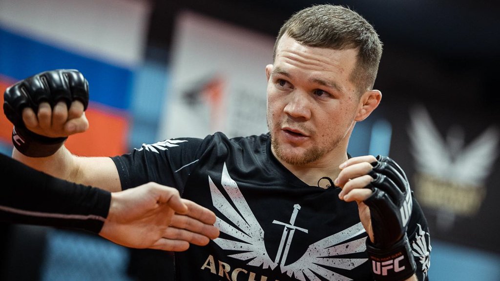 В России новый чемпион UFC – это боец из Екатеринбурга Петр Ян