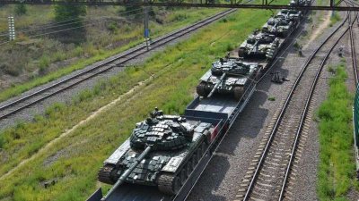 Украина перебрасывает танки из Донбасса на границу с Крымом