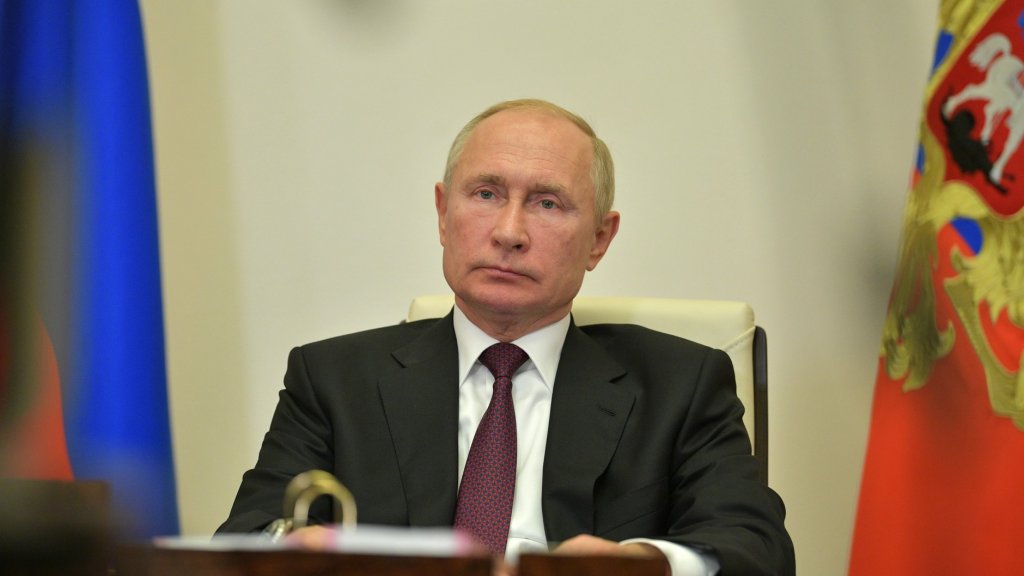 «Просто ждем»: Путин выступил с заявлением об американских выборах