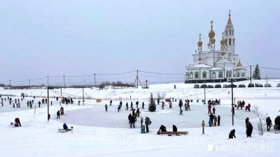 В Екатеринбурге зальют 164 катка