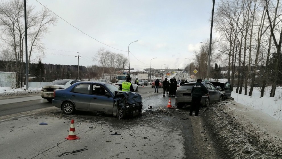 Один человек погиб и пятеро пострадали в ДТП под Нижним Тагилом (ФОТО)