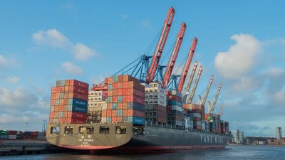 Мировой торговле предрекли кризис из-за закрытия порта в Китае