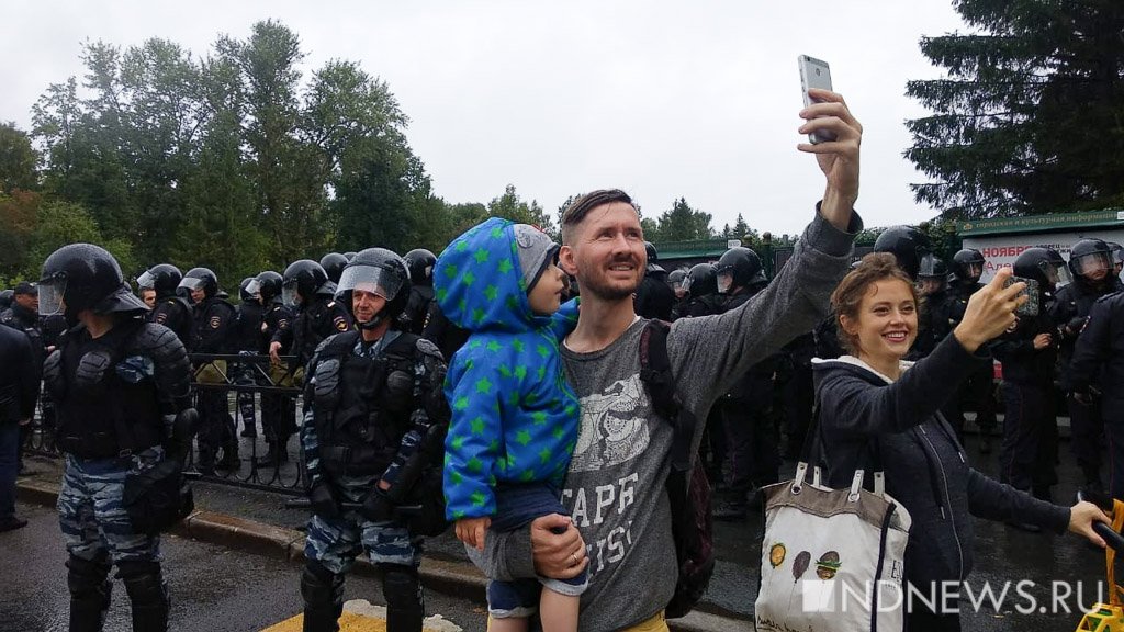 «Митинги после послания президента – это виртуозный ход»: политологи о новой акции в поддержку Навального