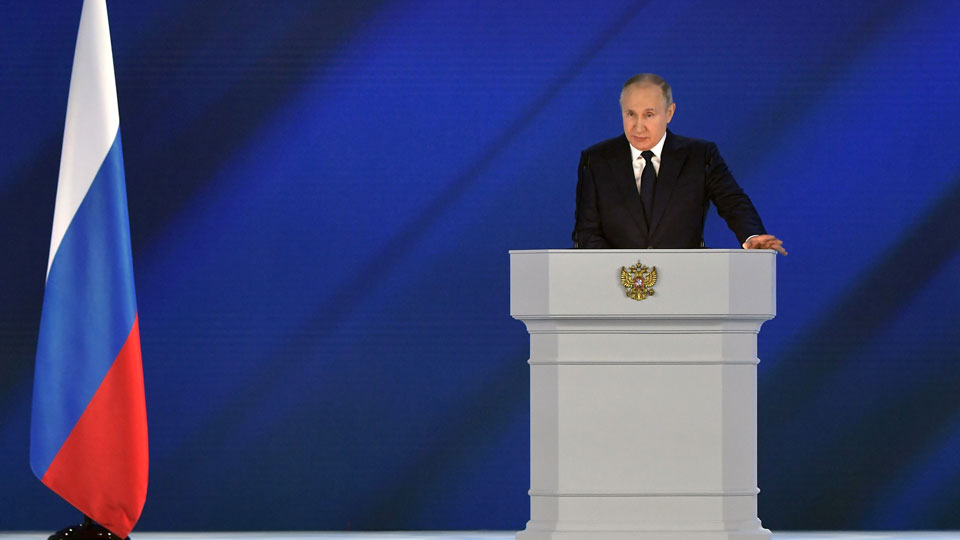 Путин пообещал регионам решить проблему с долгами
