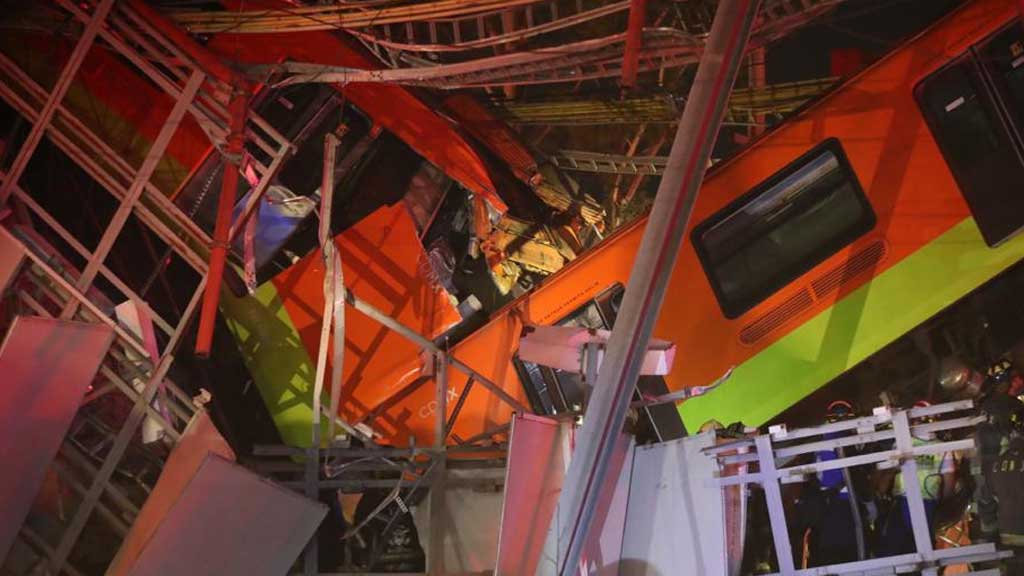 В Мехико рухнул метромост во время движения поезда: 15 погибших, десятки раненых (ФОТО, ВИДЕО)
