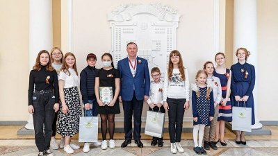 Мэр провёл экскурсию по зданию администрации Екатеринбурга