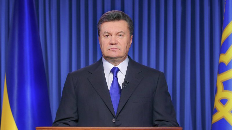 На Януковича подали в суд за «дезертирство»
