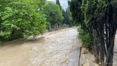 Непогода в Сочи: дороги затоплены, поврежден газопровод