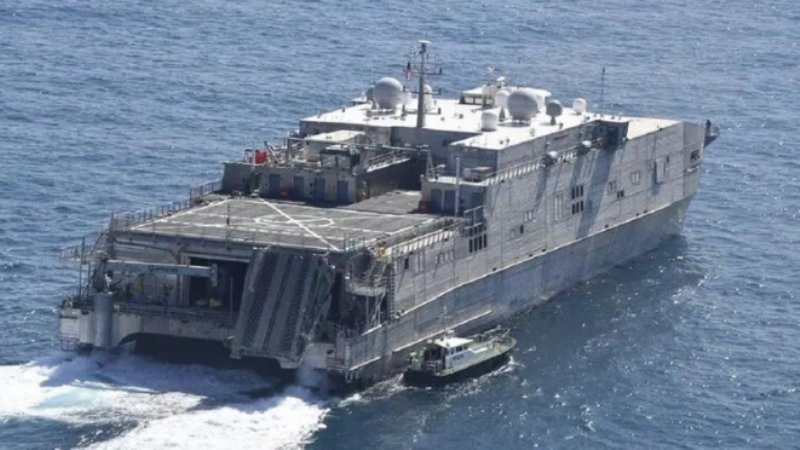 США направили к берегам Крыма крупный десантный корабль