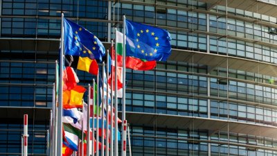 Европарламент подал иск в европейский суд на Еврокомиссию