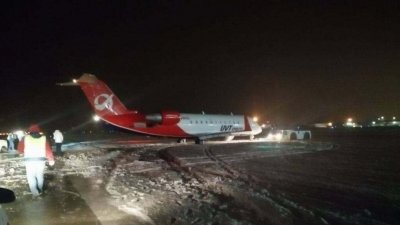 Из-за инцидента в аэропорту Челябинска самолеты направляли в Екатеринбург (ФОТО)