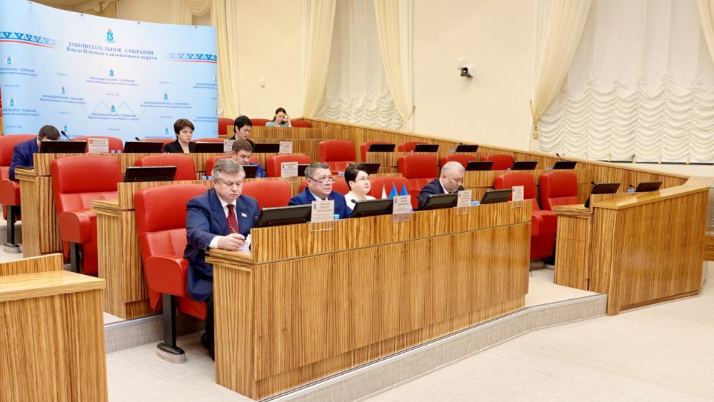 Депутаты Заксобрания Ямала поддержали закон о QR-кодах