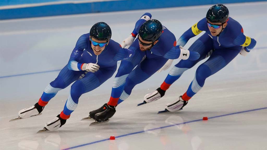 Российские конькобежцы завоевали серебро Олимпиады в командной гонке