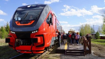 На новом поезде в «Оленьи ручьи» за лето съездили 4,5 тысячи туристов
