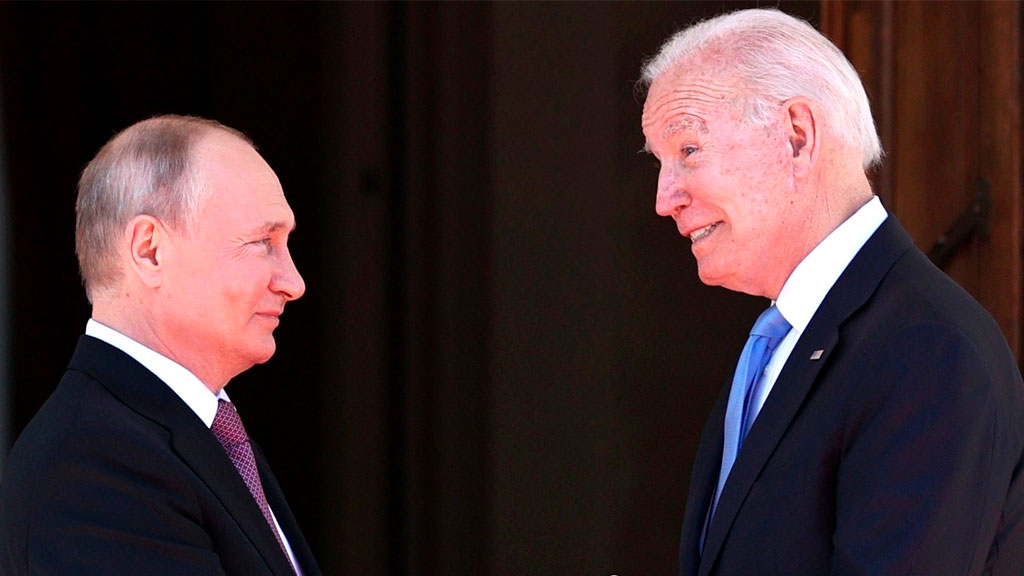 «Слишком здоров»: американская разведка оценила состояние Путина, а Байден заявил, что у него рак