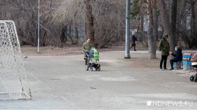 В Тамбове мужчина выхватил младенца из коляски и бросился с ним под машины